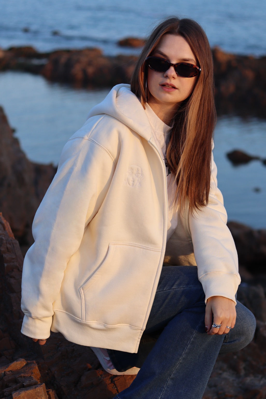 Baiboka Minimalistic Hoodie with Zipper – Cream