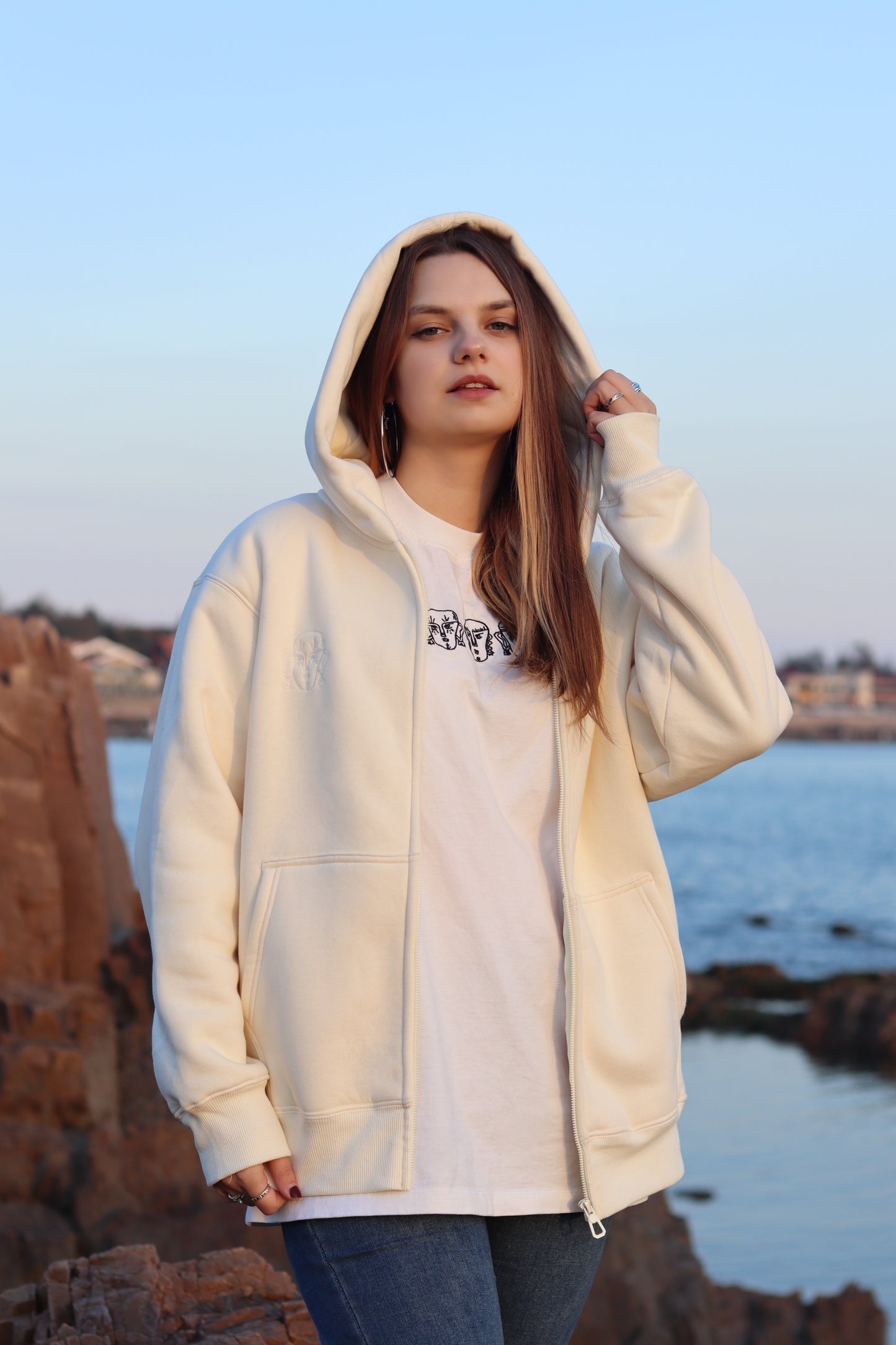 Baiboka Minimalistic Hoodie with Zipper – Cream